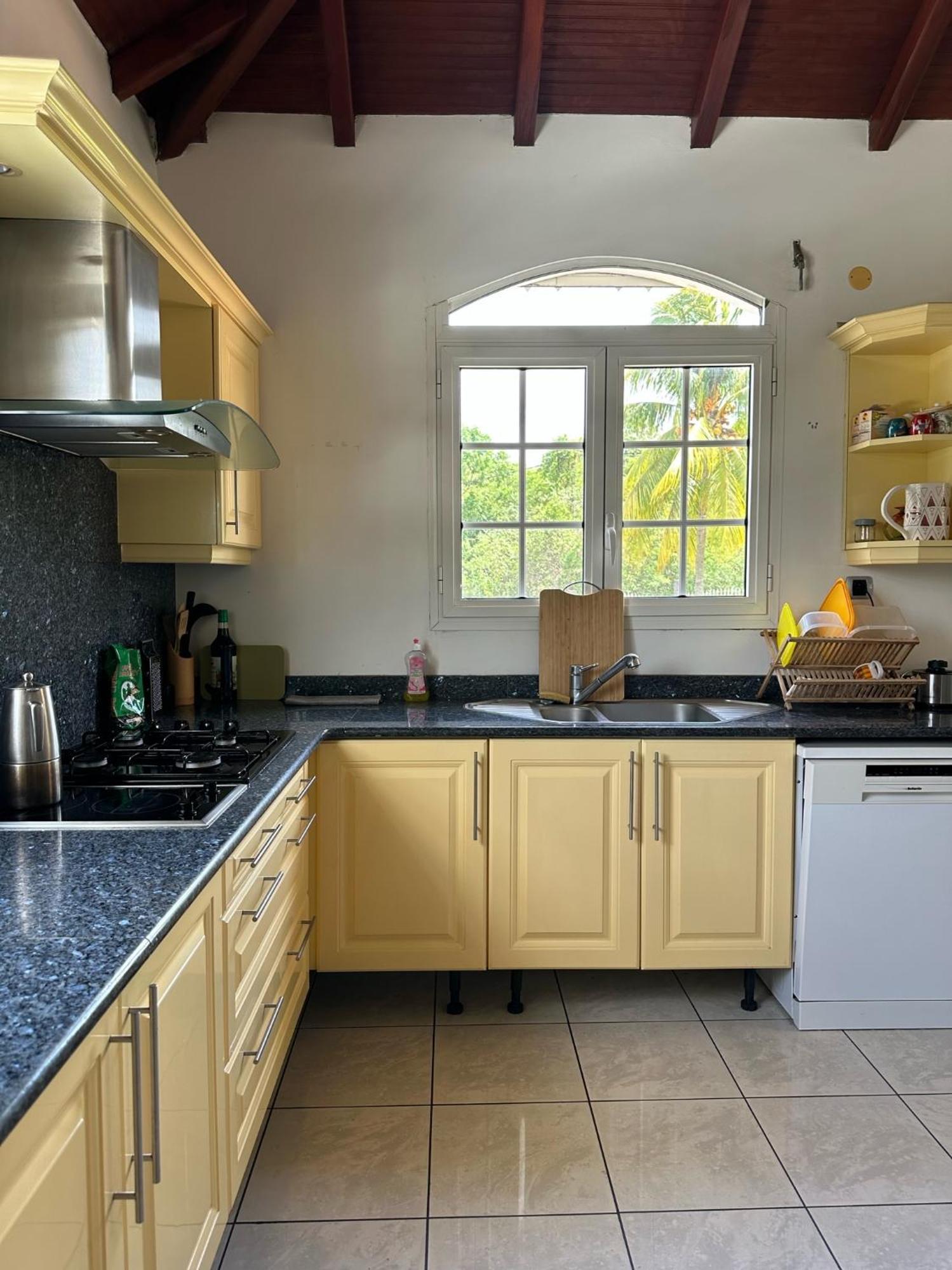 Guadeloupe Guesthouse Порт Луис Екстериор снимка