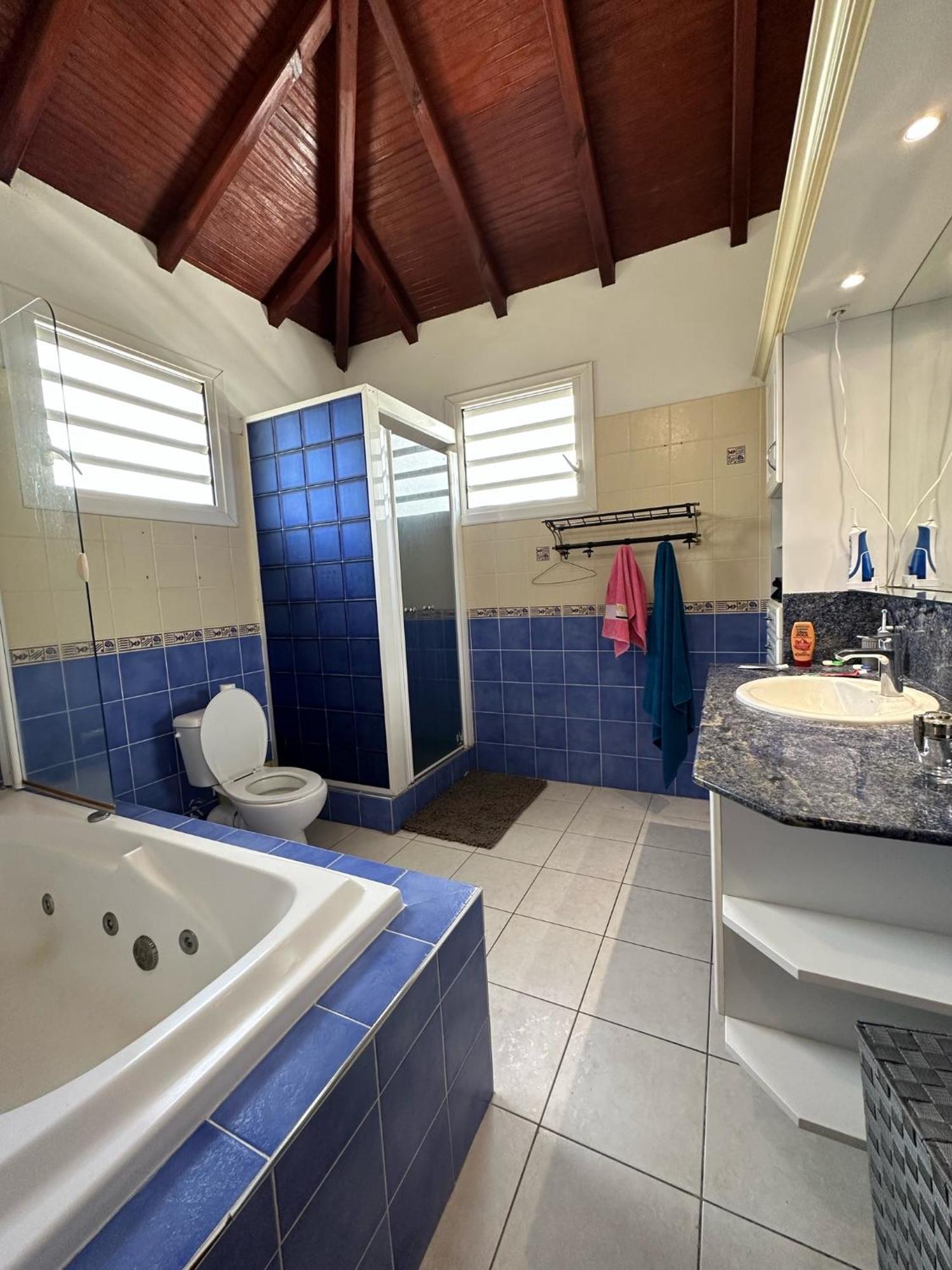Guadeloupe Guesthouse Порт Луис Екстериор снимка