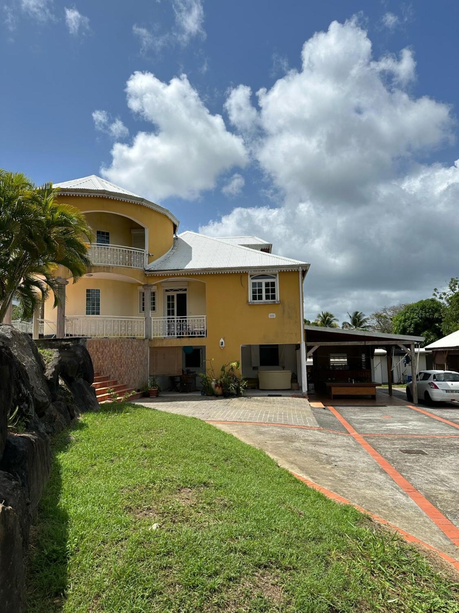 Guadeloupe Guesthouse Порт Луис Екстериор снимка