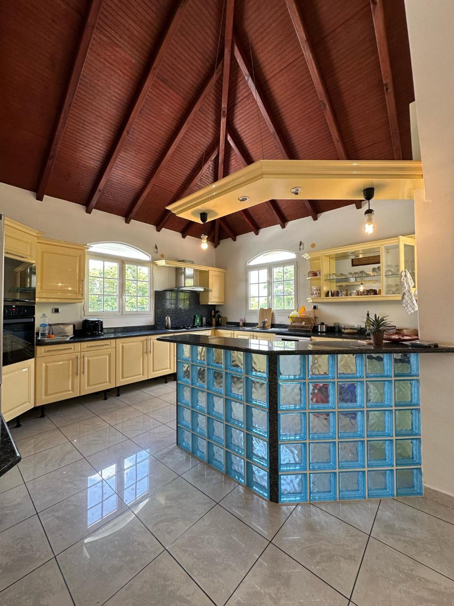 Guadeloupe Guesthouse Порт Луис Екстериор снимка